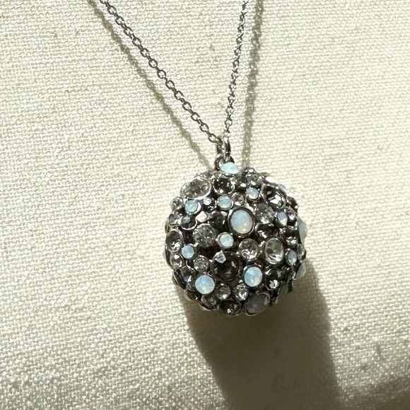 LOFT multi-color & size Crystal Pendant Silver Tone Variable Chain Length EUC - Picture 3 of 10